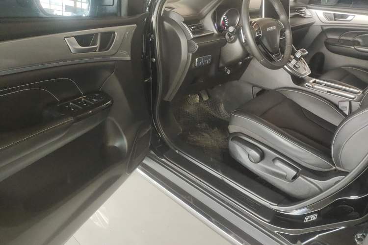 Used Haval M6 2021 PLUS 1.5T DCT Luxury Smart Connectivity Model Driver Seat