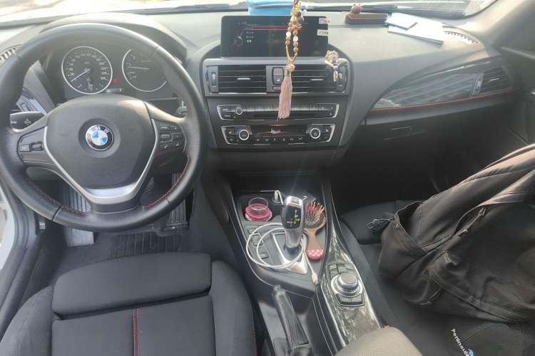 Used BMW 1 Series 2013 Revised 118i Sport Edition Center Console