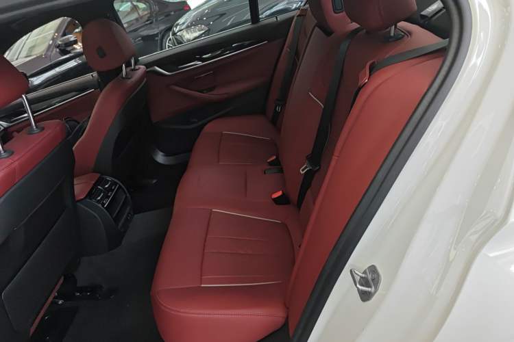 Used BMW 5 Series 2022 Second Facelift 525Li M Sport Package