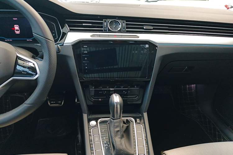 Used Volkswagen Magotan 2023 2 Million Units Commemorative Edition 330TSI DSG Luxury Version
