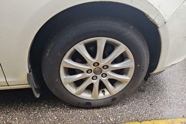 Used Buick GT 2014 XT 1.6L Automatic Fashion Edition Right Front Wheel Hub