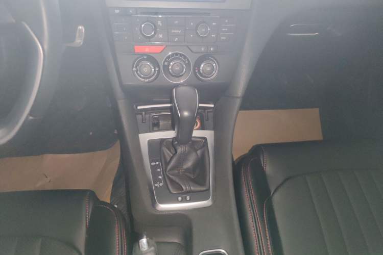 Used DS 5LS 2016 1.6T Style Edition THP160 Gear Lever