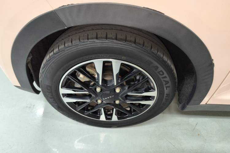 Used Chery QQ Little Ant 2022 Revised Version Sweet Pink Edition Half-Sugar Version Lithium Iron Phosphate 30.7 kWh 30 kW 301 km Left Front Wheel Hub