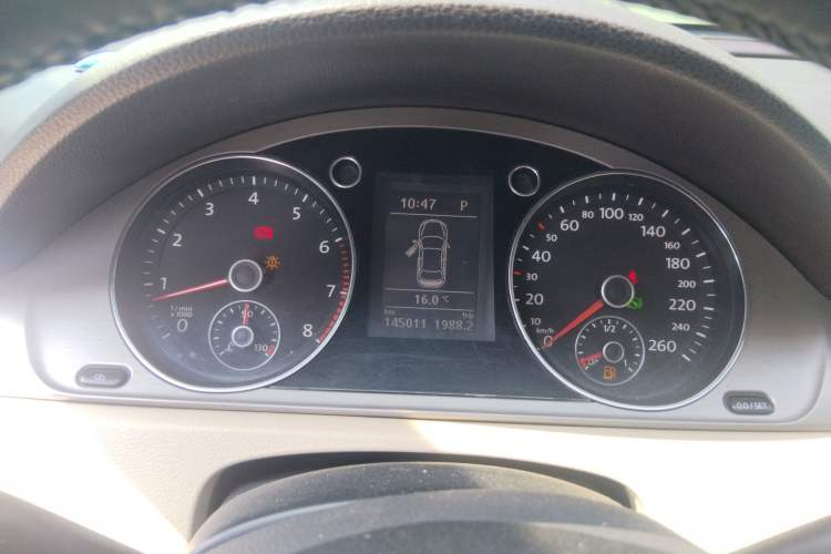 Used Volkswagen Magotan 2012 Revised Version 1.8TSI Leading Edition Instrument Cluster