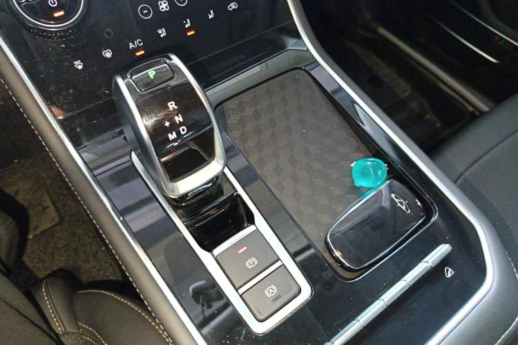 Used Chery Tiggo 8 2024 230TCI Automatic New Edition 7-Seater Gear Lever