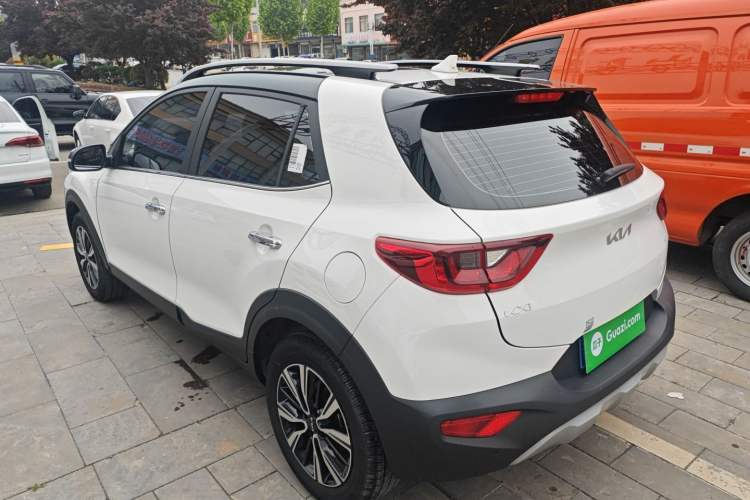 Used Kia kx1 Stonic 2021 1.4L CVT Sunroof Model