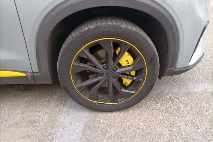 Used Geely Auto Monjaro S 2021 2.0TD DCT Two-Wheel Drive Lightning Edition Right Front Wheel Hub