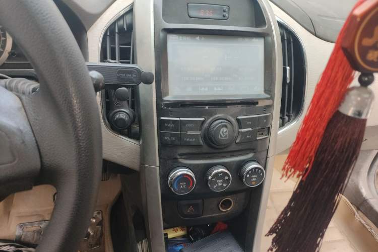 Used Baojun 630 2011 1.5L manual Elite version
