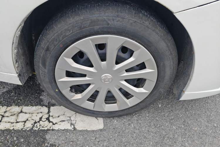 Used Venucia D60 2020 1.6L Entry Manual Comfort Edition Right Front Wheel Hub