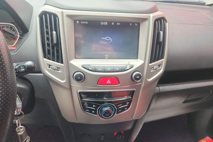 Used Haval H1 2017 Red-Label 1.5L AMT Luxury Model
