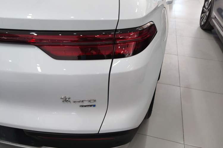 Used BYD Song Pro New Energy 2025 Second-Generation Intelligent Driving Version DM-i 115KM Excellence Edition Right Rear Taillight