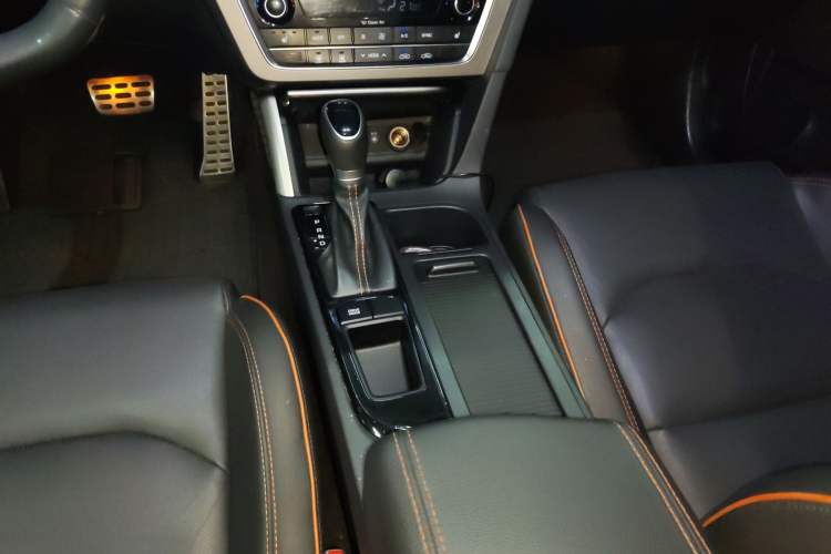 Used Hyundai Sonata 2015 1.6T GLS Smart Model Gear Lever