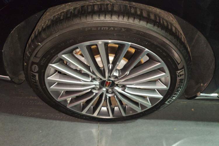 Used Hongqi H9 2022 2.0T Smart Connect Flagship Edition Right Rear Wheel Hub