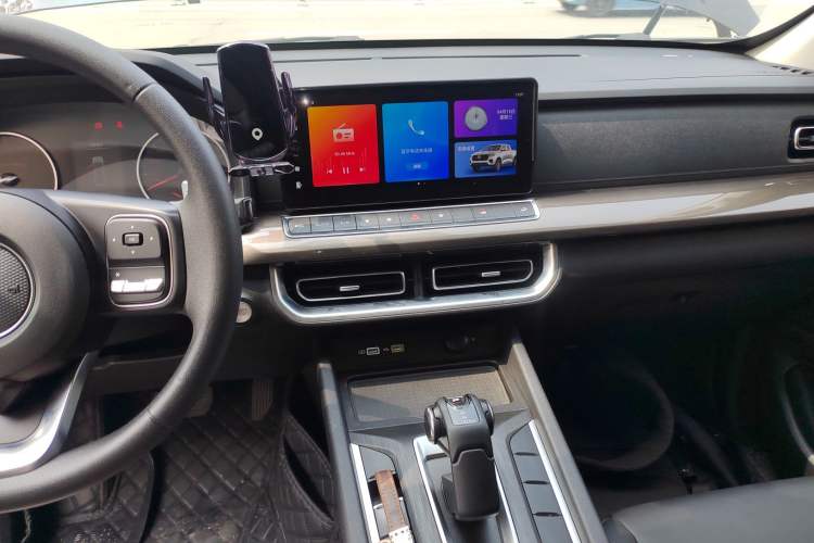 Used Great Wall Poer 2023 2.0T Commercial Version Automatic Diesel Two-Wheel Drive Elite Trim with Long Bed – GW4D20M Audio And AC Panel