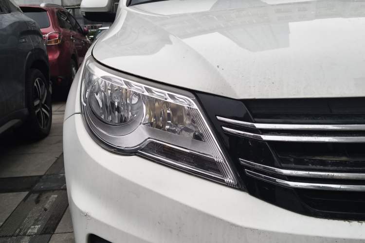 Used Volkswagen Tiguan 2012 1.8TSI Manual Two-Wheel Drive Enjoyment Edition Right Front Headlight