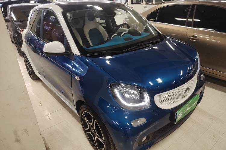 Used smart forfour 2016 0.9T 66 kW Ultimate Edition
