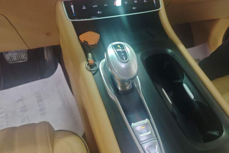 Used VOYAH Dream 2024 PHEV Ultra-Long Range Flagship Edition Gear Lever