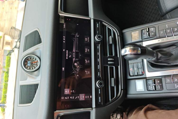 Used Porsche Macan 2020 Macan 2.0T Audio And AC Panel