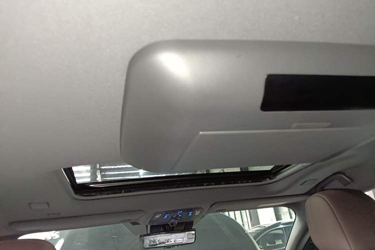 Used Toyota Sienna 2021 2.5L Hybrid Platinum Edition