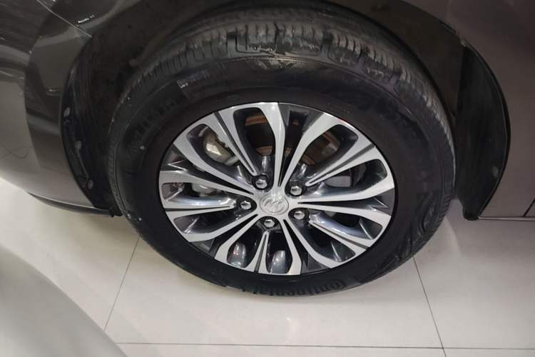 Used Buick GL8 2021 Land Cruiser Executive Class 652T Luxury Model