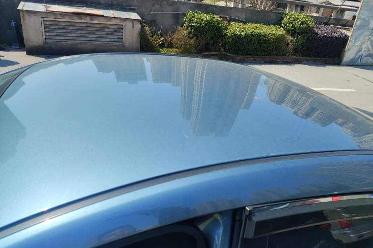 Used Mazda 3 Axela 2016 Sedan 1.5L Automatic Comfort Model Roof