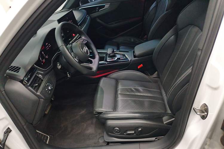 Used Audi A4L 2023 40 TFSI Luxury Dynamic Model
