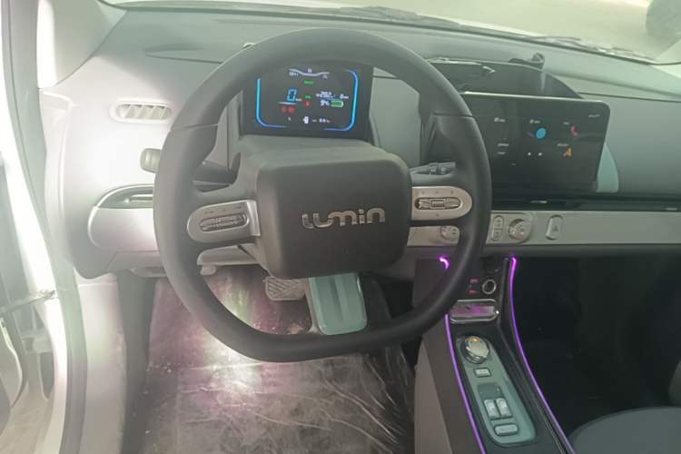Used CHANGAN NEVO Lumin 2023 301km Honey Dew Edition