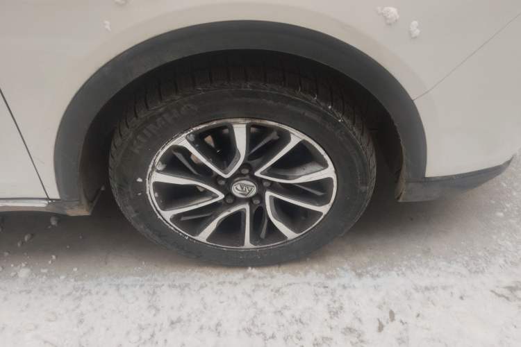 Used Baojun 730 2017 1.5T Manual Prestige Version 7 Seats Right Front Wheel Hub