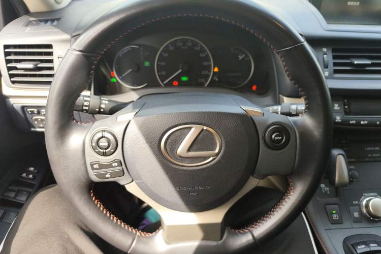 Used Lexus CT 2017 CT200h Comfort Edition Monochrome China VI