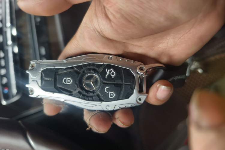 Used Mercedes-Benz GLC 2018 GLC 260 4MATIC Luxury Model Vehicle Key