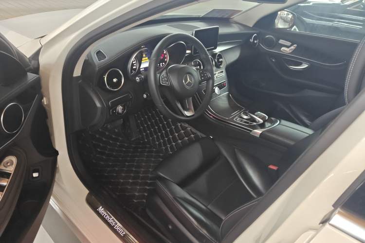 Used Mercedes-Benz C-Class 2016 C 200 L Sport Edition Driver Seat