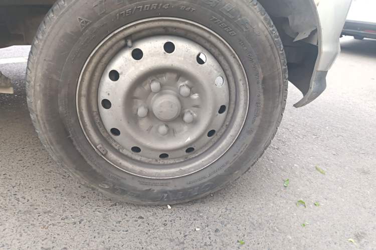 Used Wuling EV50 2020 Pure Electric Van Logistics Vehicle with Penghui Heated Battery