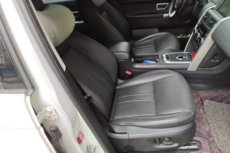 Used Land Rover Discovery Sport 2018 240 PS SE Version Right Front Seat