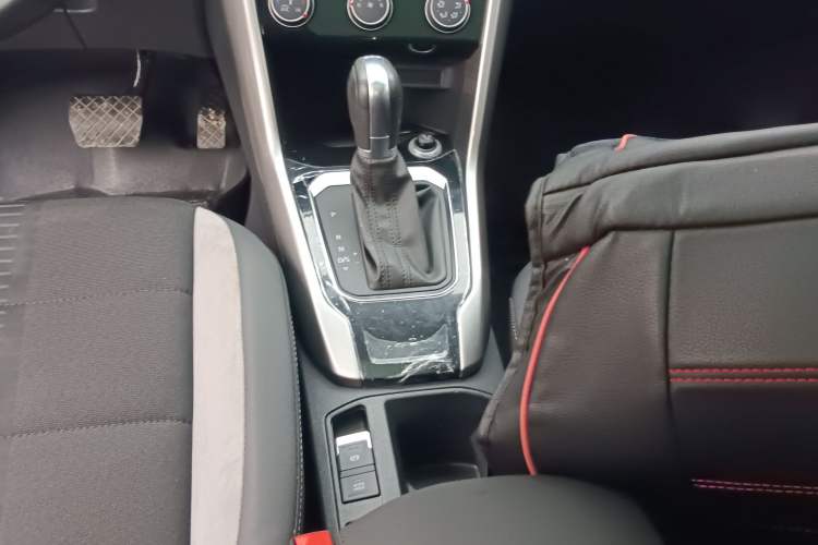 Used Volkswagen T-ROC 2020 230TSI DSG Two-Wheel Drive Advanced Version