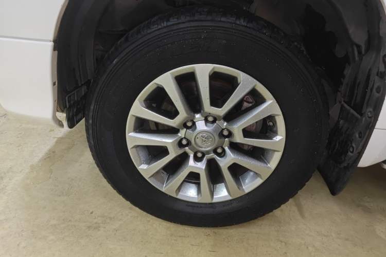 Used Toyota Prado 2019 3.5L Automatic TX-L Deluxe Edition with Rear-Mounted Spare Tire Exterior 4