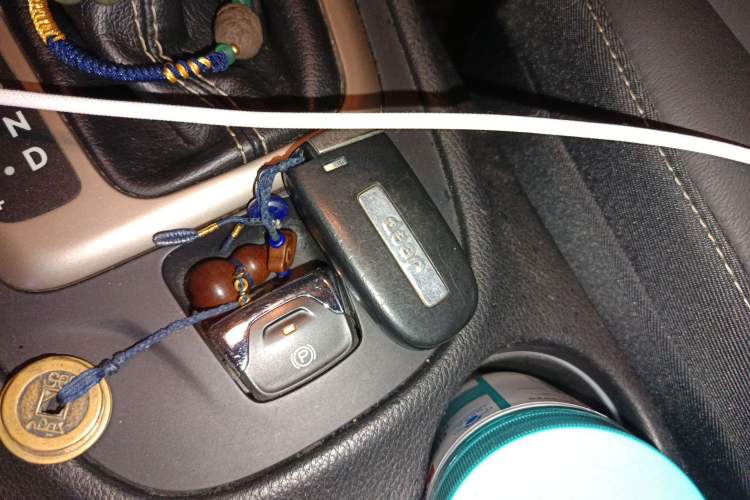 Used Jeep Cherokee 2016 2.4L Professional Smart Version Vehicle Key