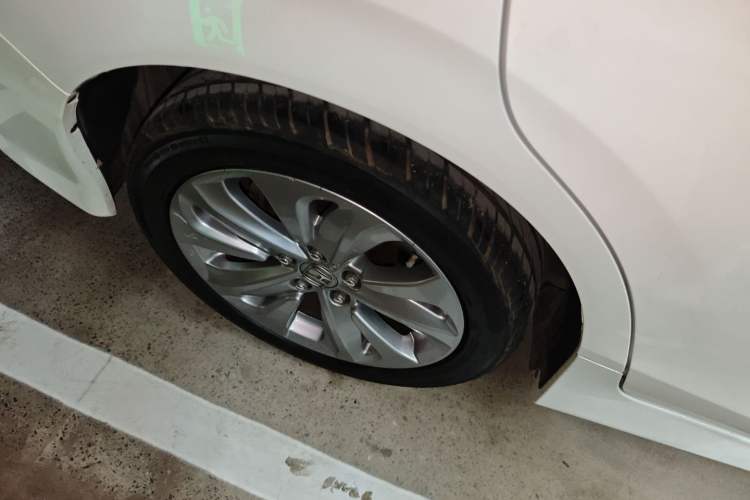 Used Honda Jade 2017 1.8L automatic Comfort version 5 seats
