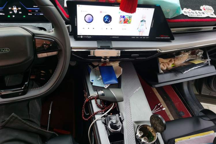 Used CHANGAN OSHAN Z6 New Energy 2023 ZhiDian iDD 150KM Flagship Model Audio And AC Panel