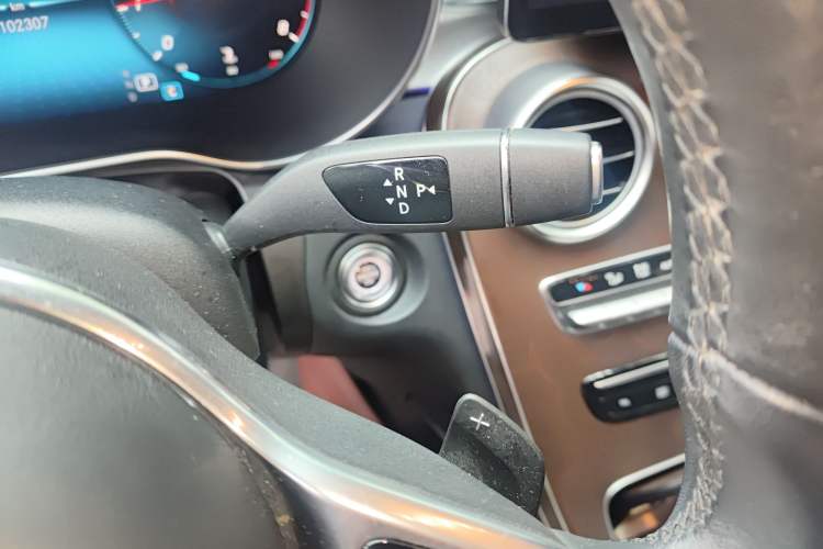 Used Mercedes-Benz GLC 2020 Facelift GLC 260 L 4MATIC Luxury Edition Gear Lever