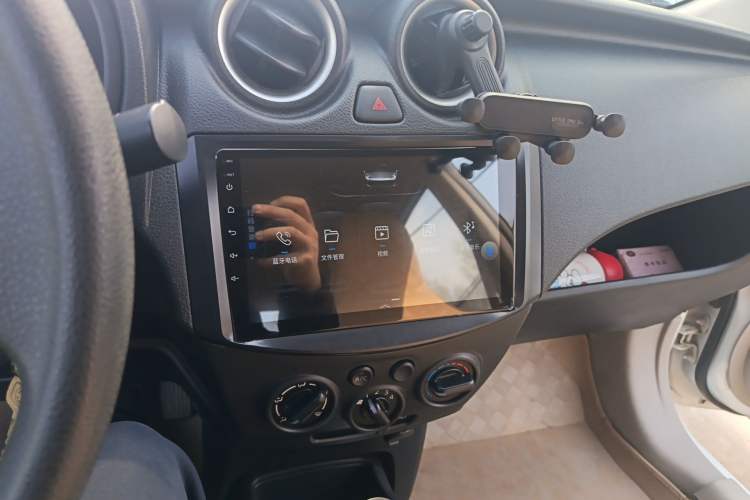 Used Venucia R30 2014 1.2L Manual Enjoyment Edition
