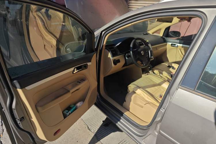 Used Volkswagen Touran 2008 2.0L Zhiya Edition Automatic 5 Seats