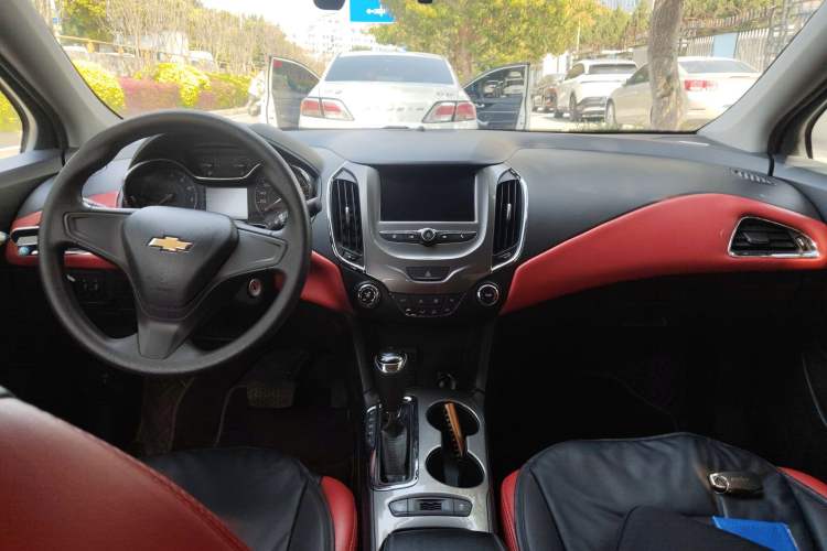 Used Chevrolet Cruze 2018 320 Automatic Pioneer Sunroof Edition