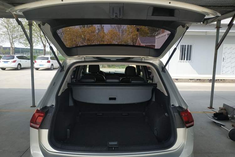 Used Volkswagen Tiguan L 2018 330TSI Automatic Two-Wheel Drive Luxury Edition