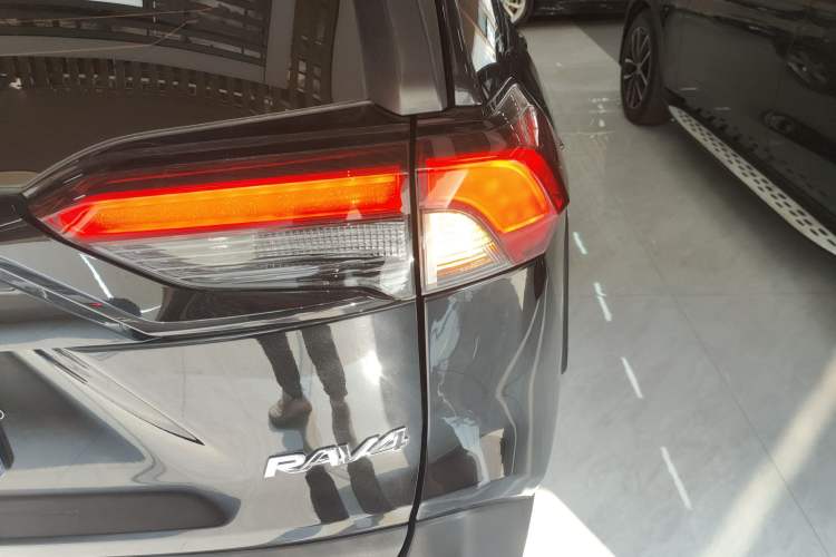 Used Toyota RAV4 2020 2.0L CVT Two-Wheel Drive Fashion Edition