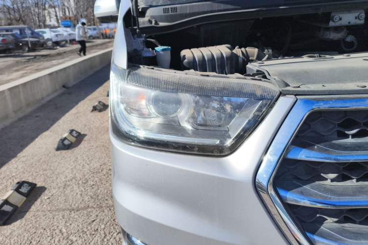 Used JAC Refine M4 2016 2.0L Manual Luxury Version