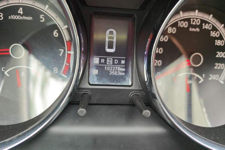 Used Venucia T70 2015 2.0L CVT Smart Choice Edition Odometer Close Up