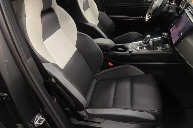 Used Lynk & Co 05 2023 2.0TD Two-Wheel Drive Shine Halo
