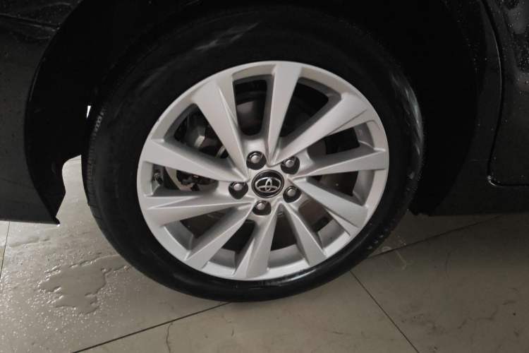 Used Toyota Camry 2021 2.0G Luxury Edition
