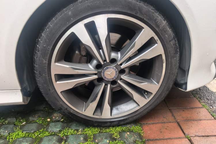 Used Mercedes-Benz E-Class 2015 Restyled E 260 L Sport Edition
