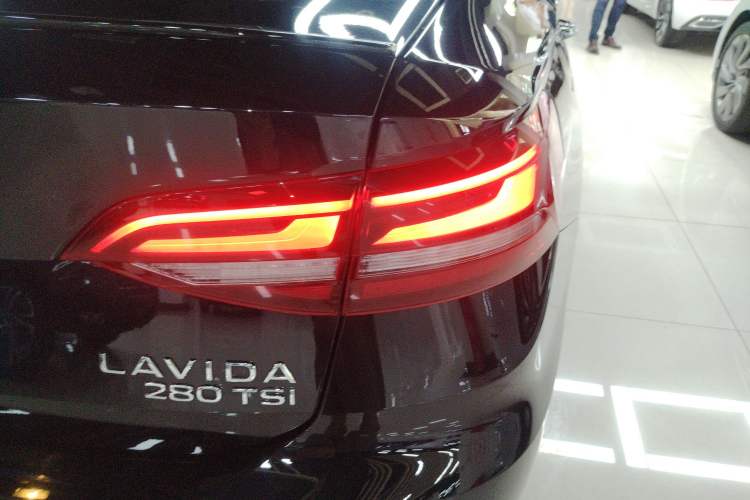 Used Volkswagen Lavida 2023 280TSI DSG Starry Sky Deluxe Edition Right Rear Taillight